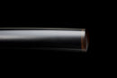 Katana Emaki — Acier T10, Poignée rouge, fourreau noir, motif guerrier, cordon bleu