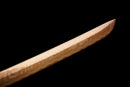 Katana Akagane — Acier Damascus, Poignée : ito noir, garde dorée. Fourreau : noir laqué, motif doré