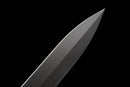 Épée Courte Carbon Viper — SK5, Poignée noire texturée, motifs géométriques, fourreau noir, motif fibre de carbone