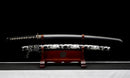 Katana Fubuki — Acier T10, Poignée ito noir et blanc, fourreau noir motif neige argenté, cordon bicolore.