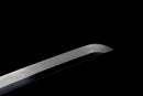 Katana Fubuki — Acier T10, Poignée ito noir et blanc, fourreau noir motif neige argenté, cordon bicolore.